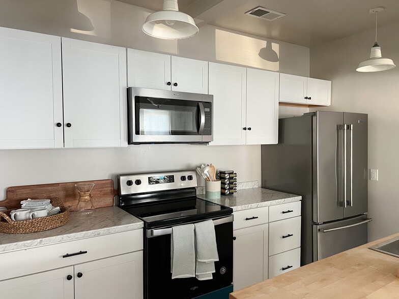 More Photos Of 6-10 Bank St, San Anselmo Storefront Retail Residential For Sale