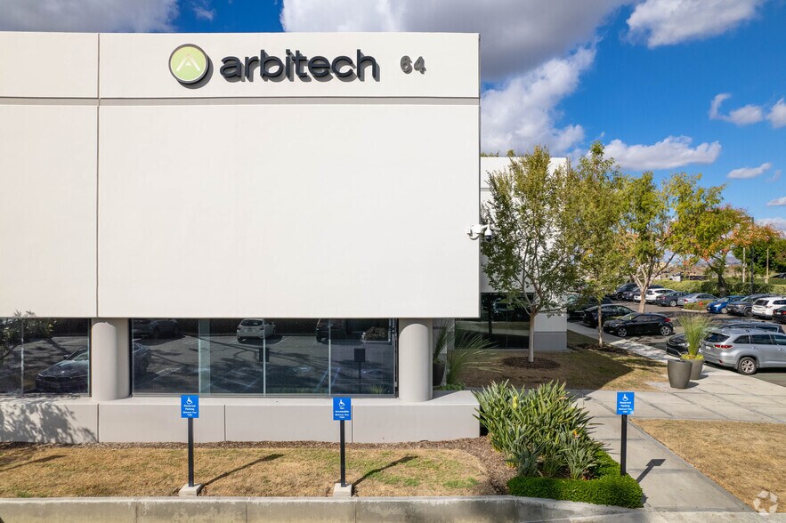 More Photos Of 72 Fairbanks, Irvine Manufacturing For Lease