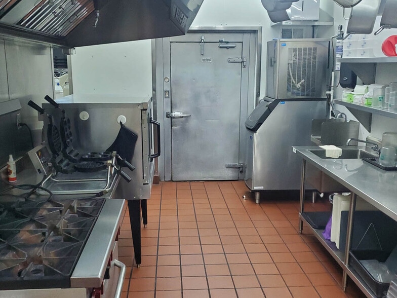 More Photos Of 4345 W Market St, York Restaurant For Sale