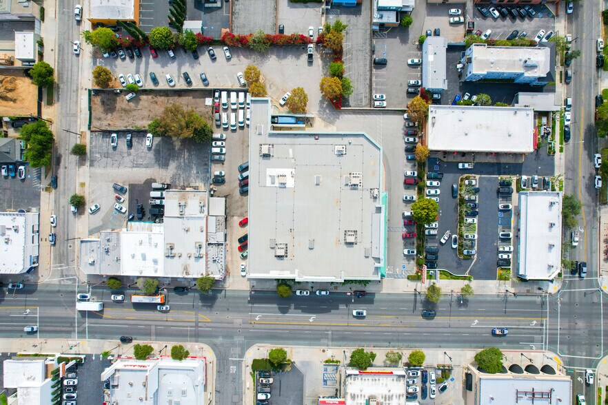 More Photos Of 1130 E Colorado Blvd, Pasadena General Retail For Sale