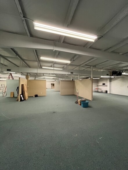 More Photos Of 3905 Radio Rd, Naples Warehouse For Sale