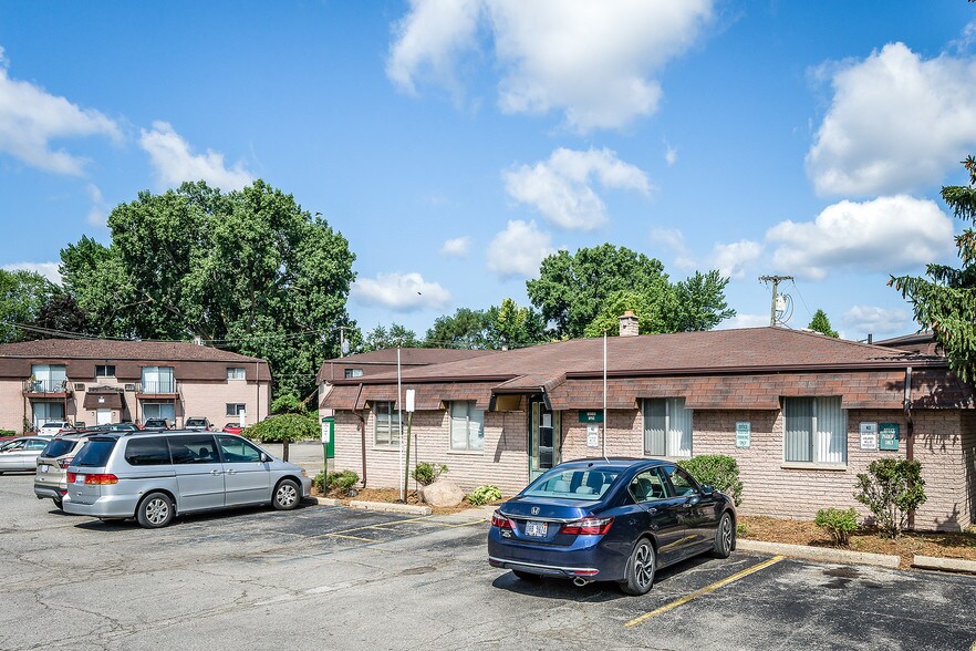 930 Goddard Rd, Lincoln Park, MI 48146 Apartments For Sale
