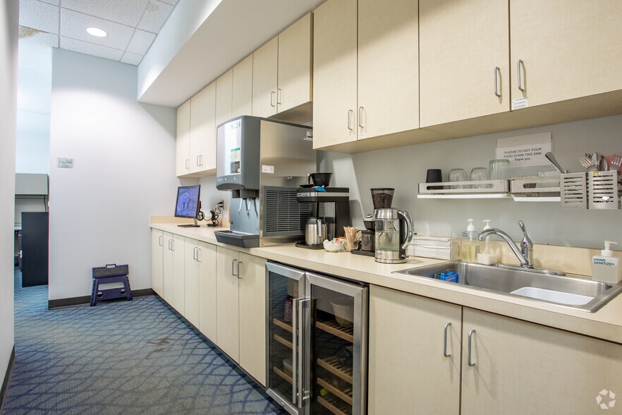 More Photos Of 2 Triangle Dr, Research Triangle Park Flex For Lease