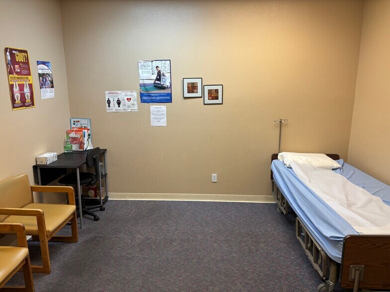 More Photos Of 2002 N Stockton Hill Rd, Kingman Medical For Sale