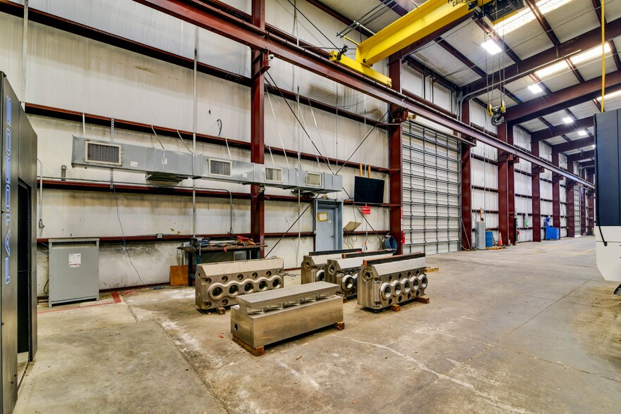 More Photos Of 2413 Roy Rd, Pearland Manufacturing For Sale