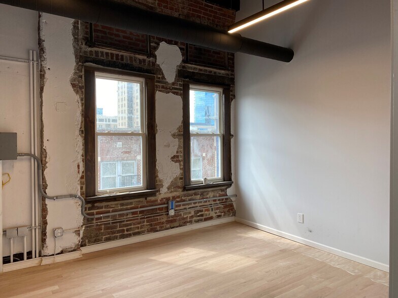 More Photos Of 161 N Limestone, Lexington Office For Sale