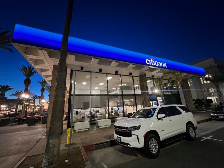 More Photos Of 81 Pier Ave, Hermosa Beach General Retail For Sale