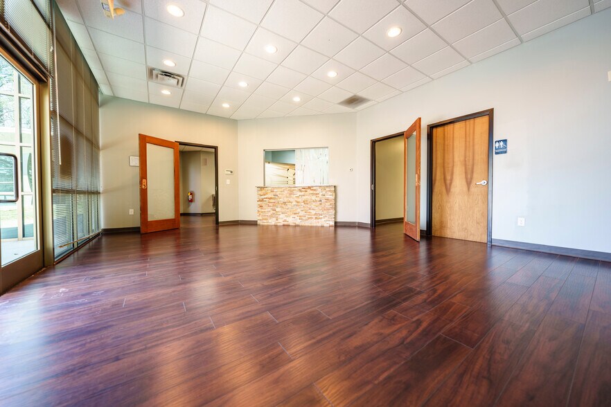 More Photos Of 4275 Johns Creek Pky, Suwanee Unknown For Lease