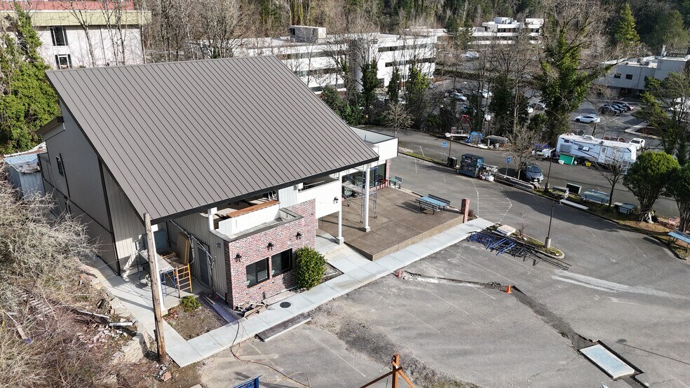 More Photos Of 5515 SW Canyon Ct, Portland Restaurant For Sale