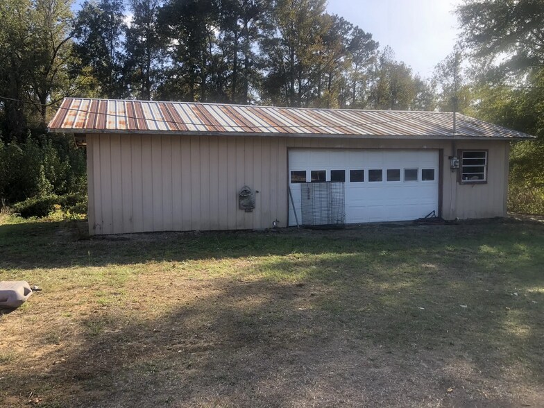 More Photos Of 683 Green St, Shorter Land For Sale