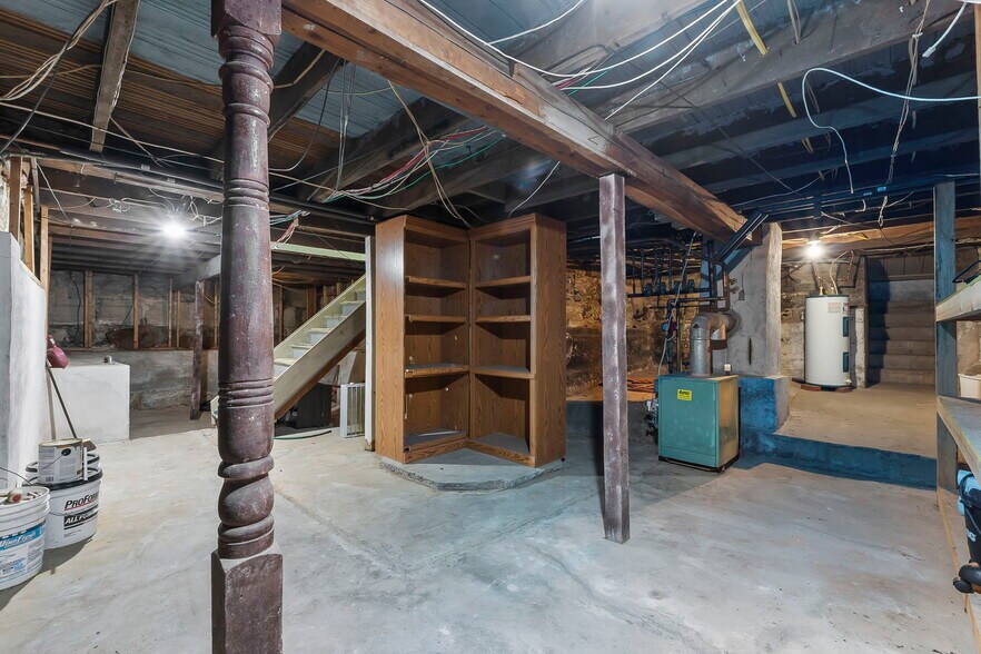 More Photos Of 407 W Saint Joseph St, Perryville Office For Sale