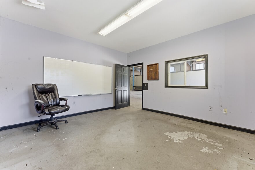 More Photos Of 270 West St, Ludlow Industrial For Lease