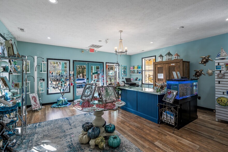 More Photos Of 414 N Howe St, Southport Office For Sale