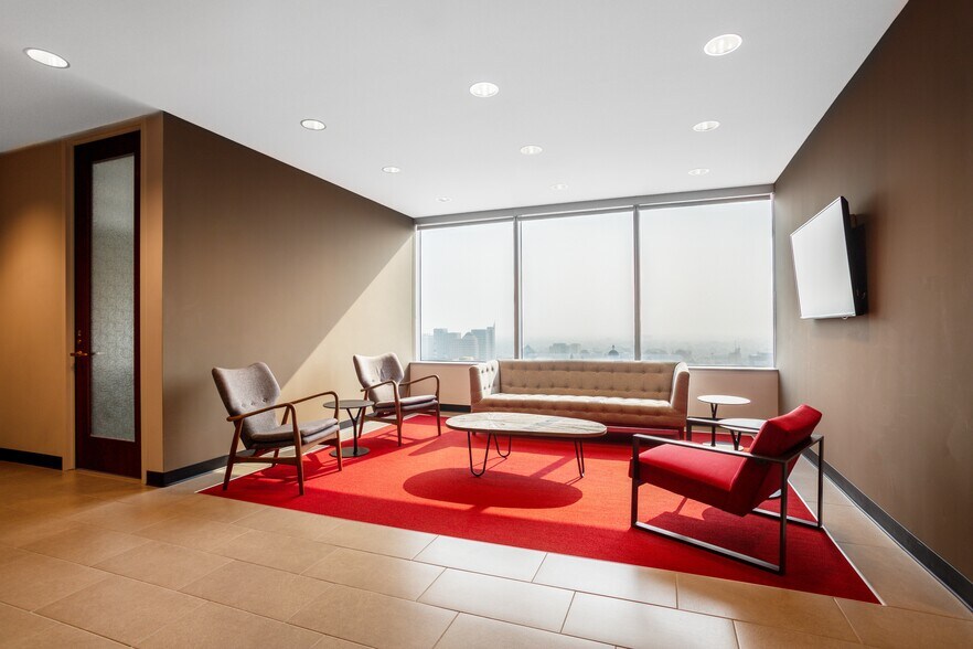 More Photos Of 500 Capitol Mall, Sacramento Coworking Space