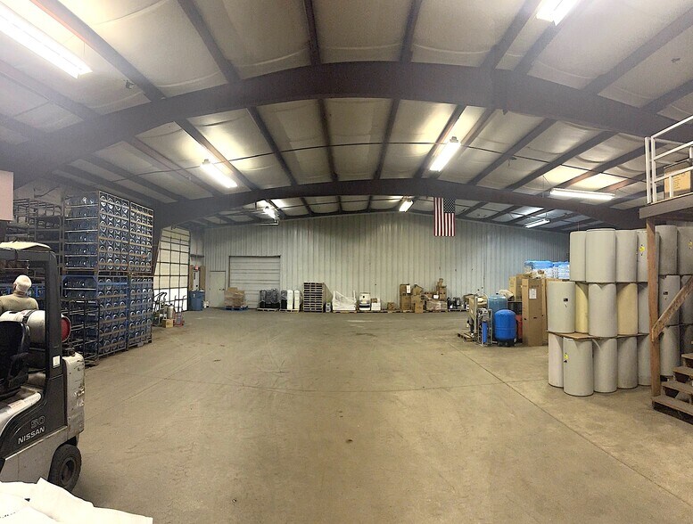 More Photos Of 4405 Wyland Dr, Elkhart Warehouse For Lease