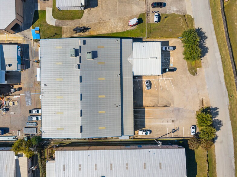More Photos Of 1120 Commercial Blvd N, Arlington Warehouse For Sale