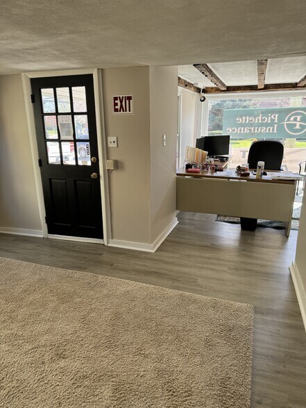 More Photos Of 774-776 S Main St, Plantsville Storefront Retail Office For Lease