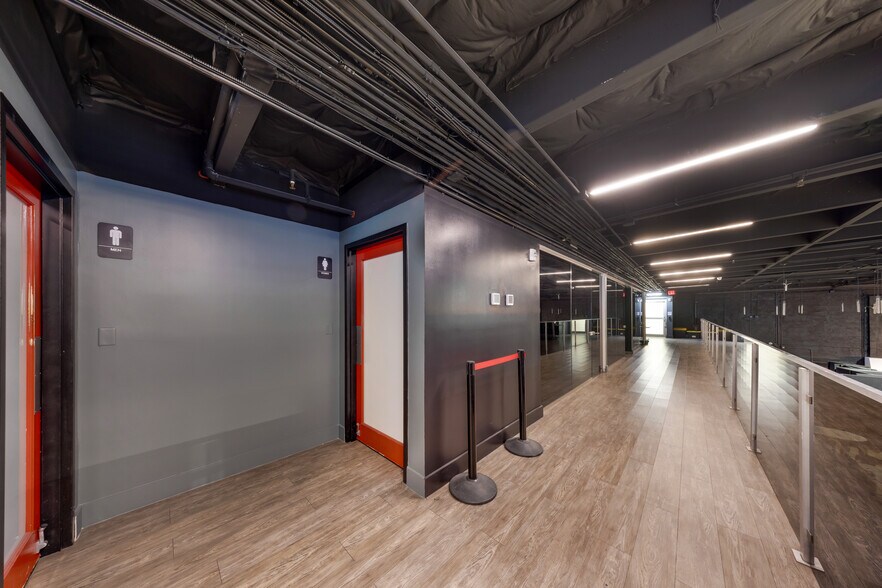 More Photos Of 1360 NW 88th Ave, Doral Bar For Sale