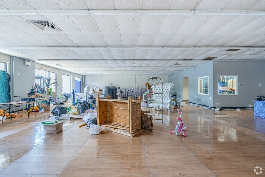 More Photos Of 76 W Landis Ave, Vineland Storefront Retail Office For Sale