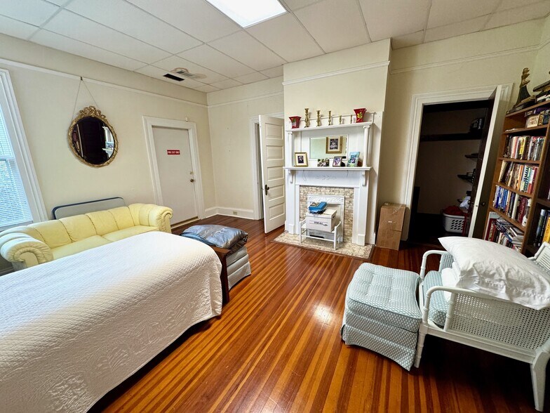 More Photos Of 424 Green St, Gainesville Office Residential For Sale