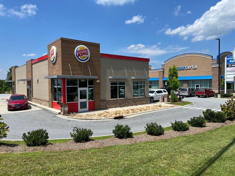 More Photos Of 226 Airport Rd, Arden Storefront For Sale