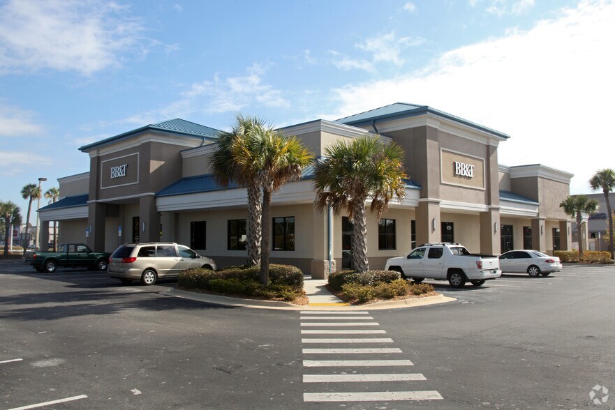Primary Photo Of 458-655 W Brandon Blvd, Brandon Unknown For Lease