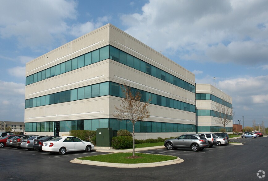 More Photos Of 1952 Mcdowell Rd, Naperville Business Park For Lease
