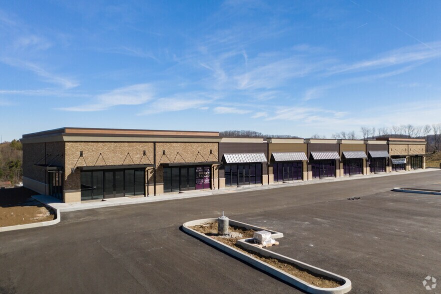 More Photos Of Rte 8 & Rte 228 - Middlesex Crossing, Valencia Storefront Retail Office For Lease