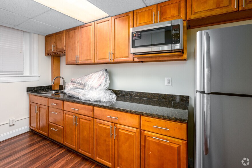 More Photos Of 1230 17th St NW, Washington Office Residential For Sale