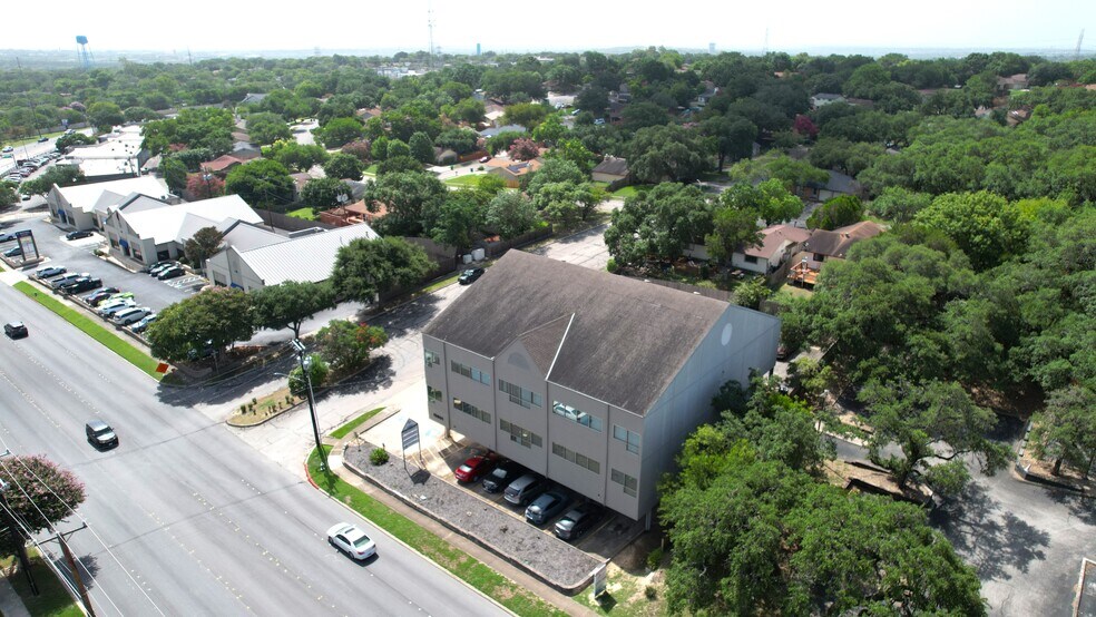 More Photos Of 12501 Judson Rd, San Antonio Medical For Lease