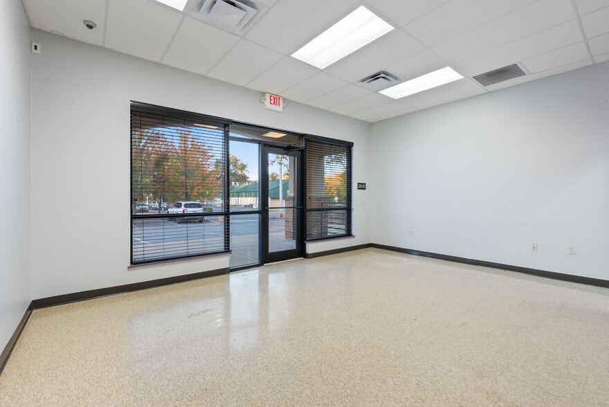 More Photos Of 2125 College Ave, Conway Freestanding For Lease