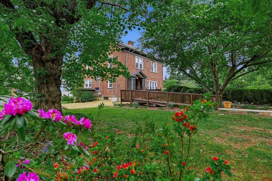 More Photos Of 18697 Forest Rd, Lynchburg Office For Sale