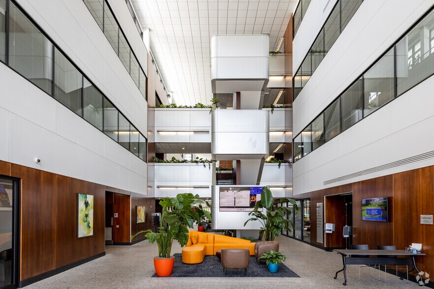 More Photos Of 290 W Mount Pleasant Ave, Livingston Coworking Space