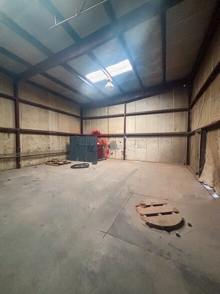 More Photos Of 3803 Mankins Ave, Odessa Warehouse For Sale