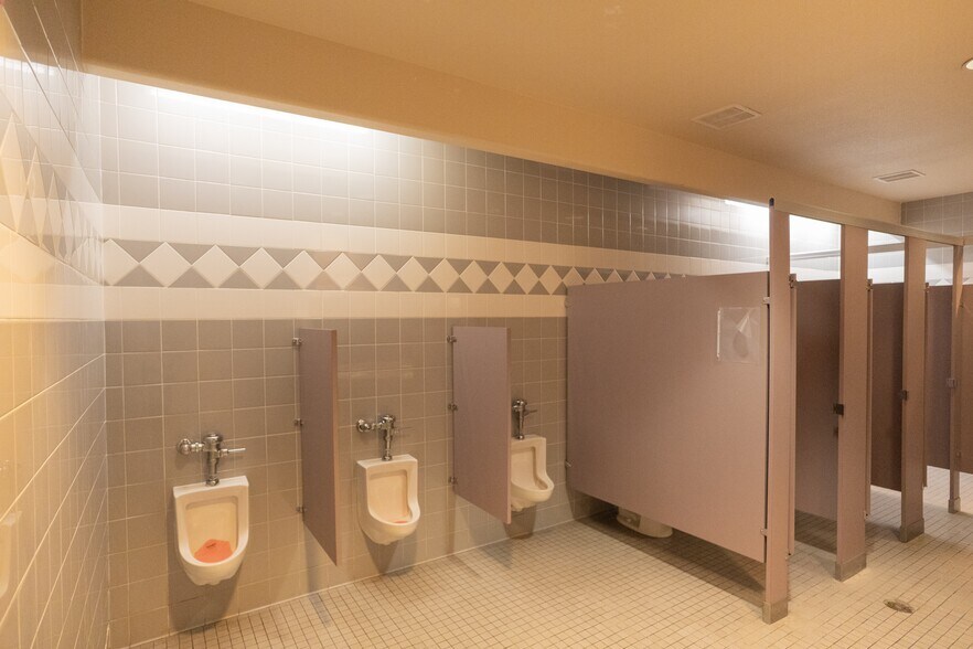 More Photos Of 401 Lesher Dr, Merced Office Residential For Lease