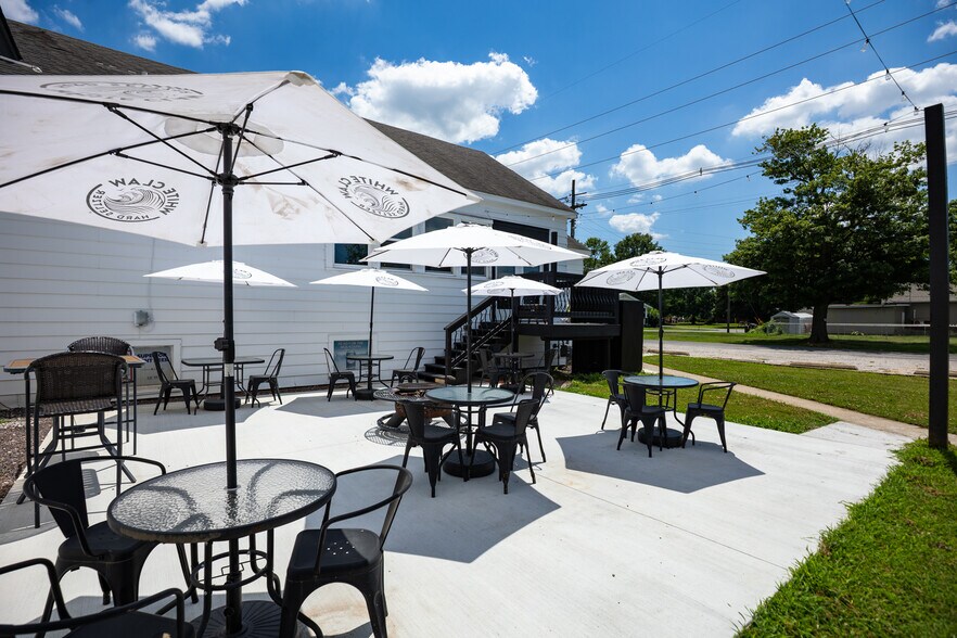 More Photos Of 206 W Spruce St, Gillespie Religious Facility For Sale