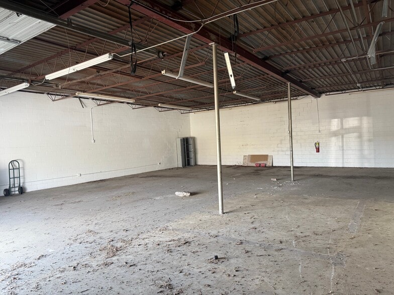 More Photos Of 3231 Haltom Rd, Haltom City Auto Repair For Sale