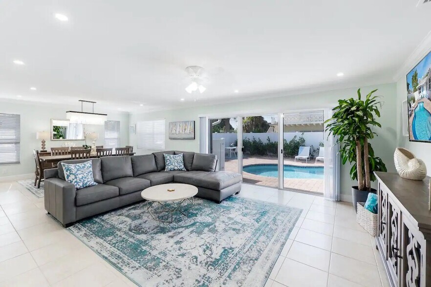 More Photos Of 101 Sandal Ln, Palm Beach Shores Apartments For Sale