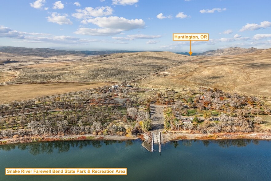 More Photos Of 110 Washington St, Huntington Hospitality For Sale