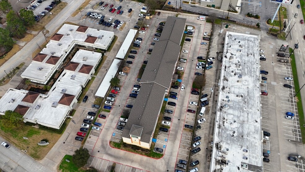 More Photos Of 150 Valley Wood Dr, Spring Hotel For Sale