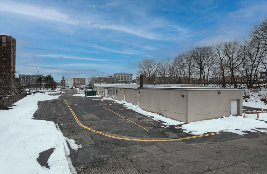 More Photos Of 132 Court St, Brockton Warehouse For Sale