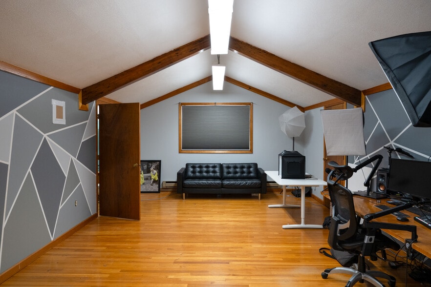 More Photos Of 737 Washington St, Pembroke Light Manufacturing For Sale