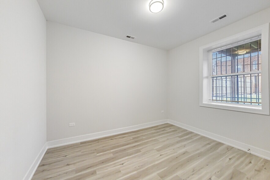 More Photos Of , Chicago Multifamily For Sale