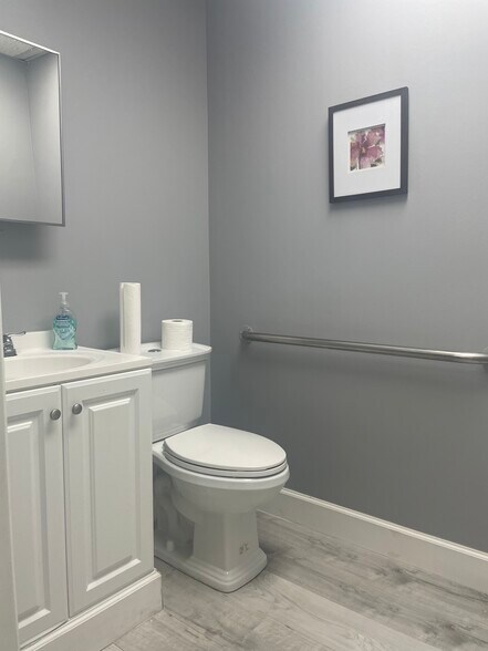 More Photos Of 9800-9860 Pines Blvd, Pembroke Pines Unknown For Lease