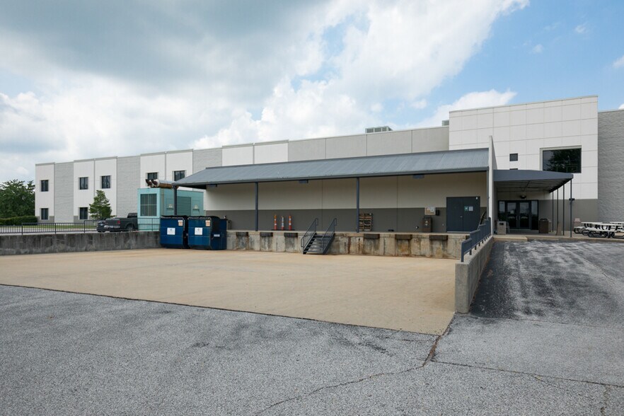 More Photos Of 7650 Magna Dr, Belleville Medical For Lease