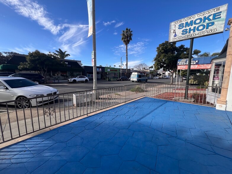 More Photos Of 1360 Garnet Ave, San Diego Office For Lease