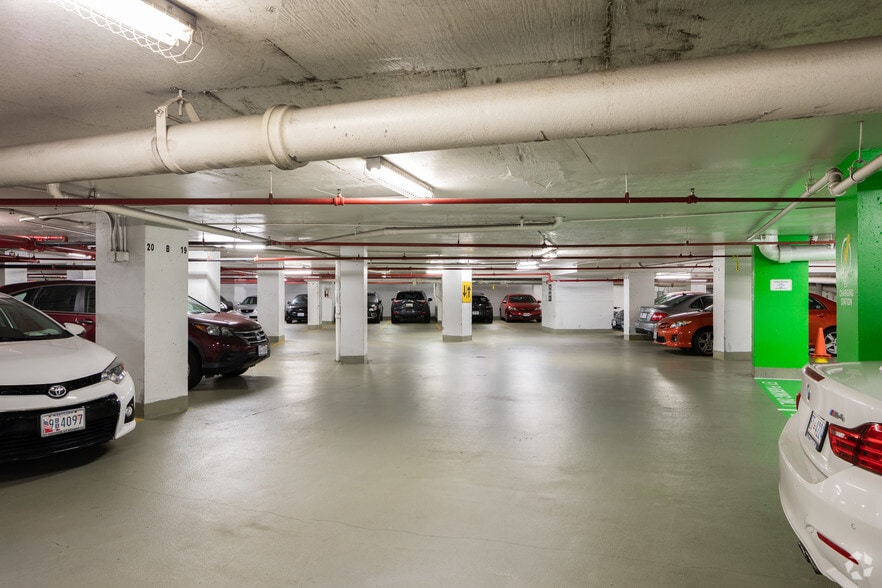 More Photos Of 1100 Connecticut Ave NW, Washington Office For Lease