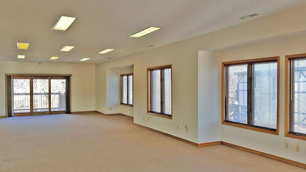 More Photos Of 5040 SW 28th St, Topeka Office For Sale