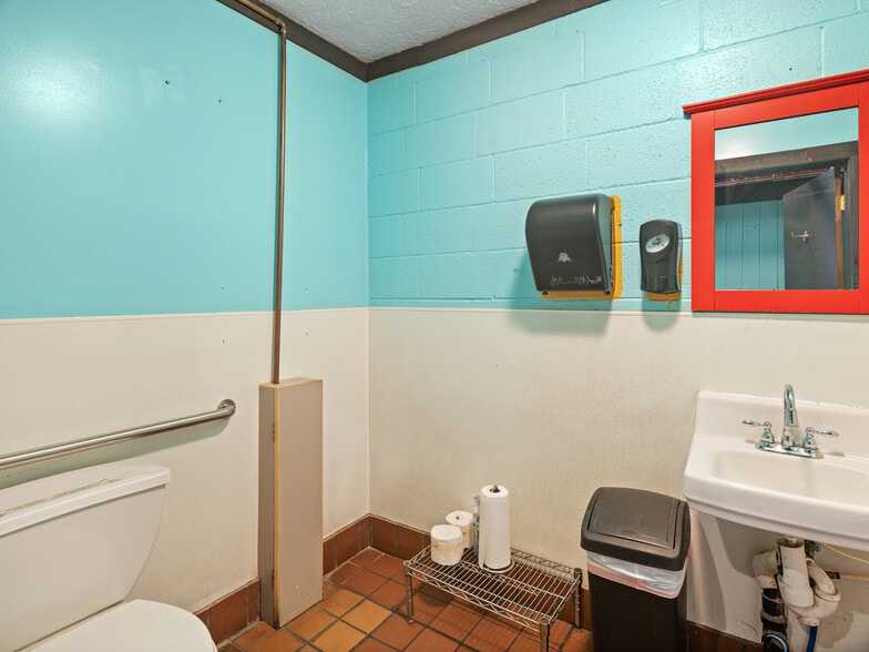 More Photos Of 235 S 7400 E, Huntsville Restaurant For Sale