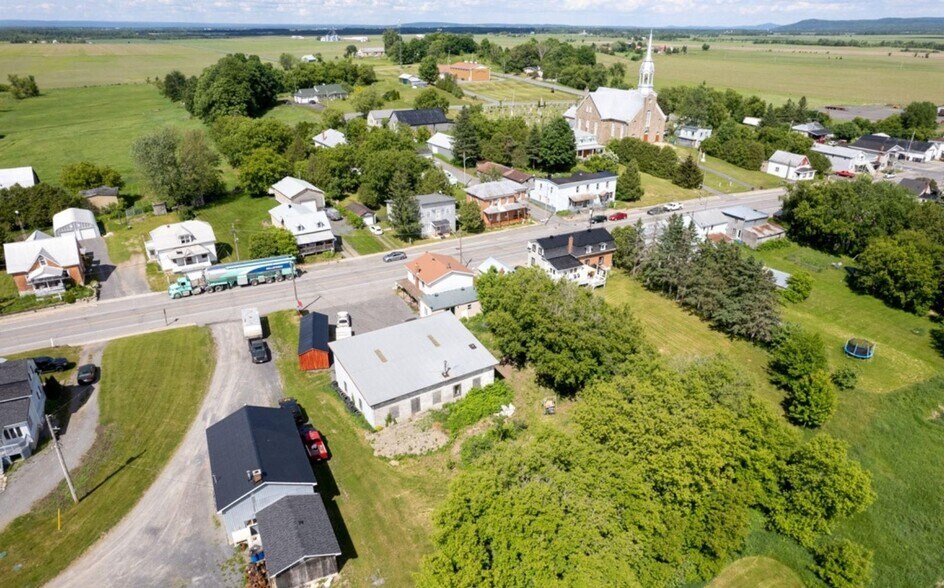 More Photos Of 754 County Rd 18, East Hawkesbury Flex For Sale